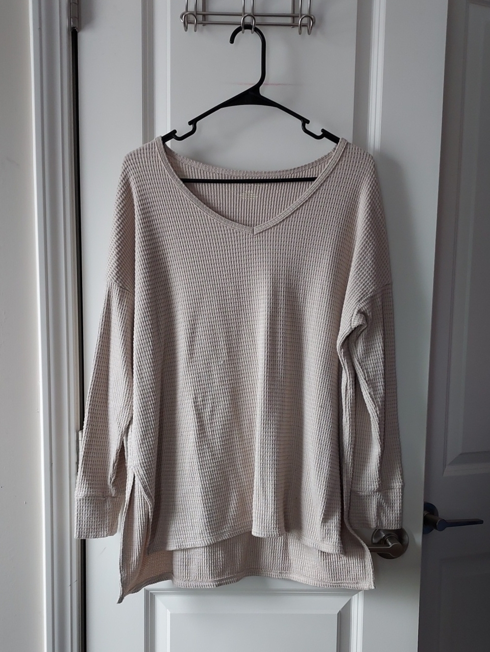 American Eagle Outfitters Cream Waffle V-Neck Pullover